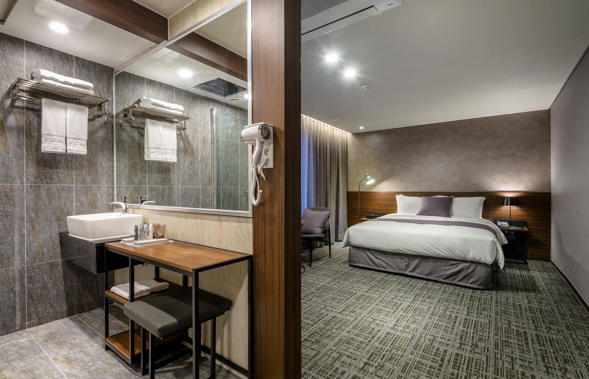 Hotel With Τζέτζου Εξωτερικό φωτογραφία